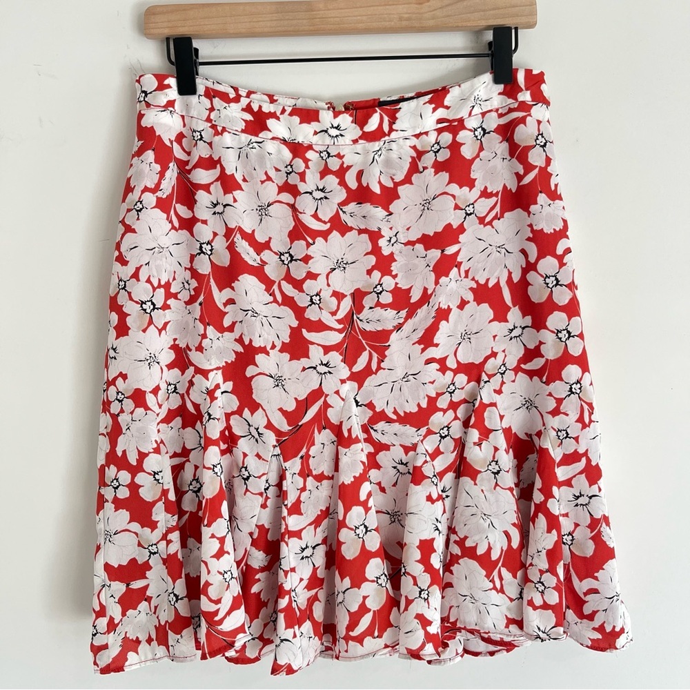Karl Lagerfield Paris Women’s Floral Mini Skirt size 8 Ruffle Pleated Hem Red